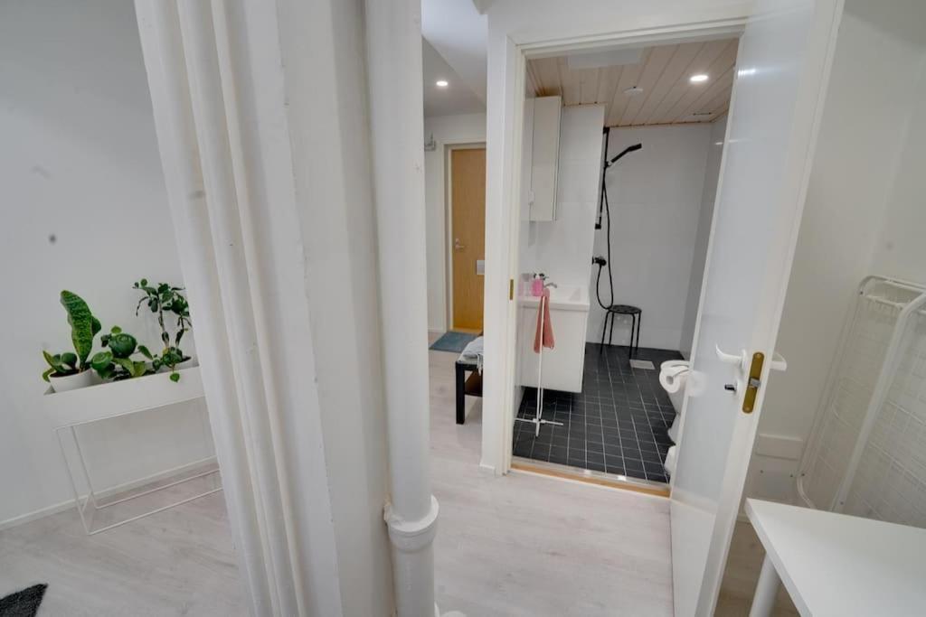 Best Location In Tampere! Modern City Apartment, 2Rooms, Kitchen And Balcony Exterior photo